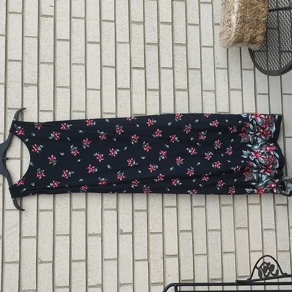 Flower Dress - Picture 2 of 15